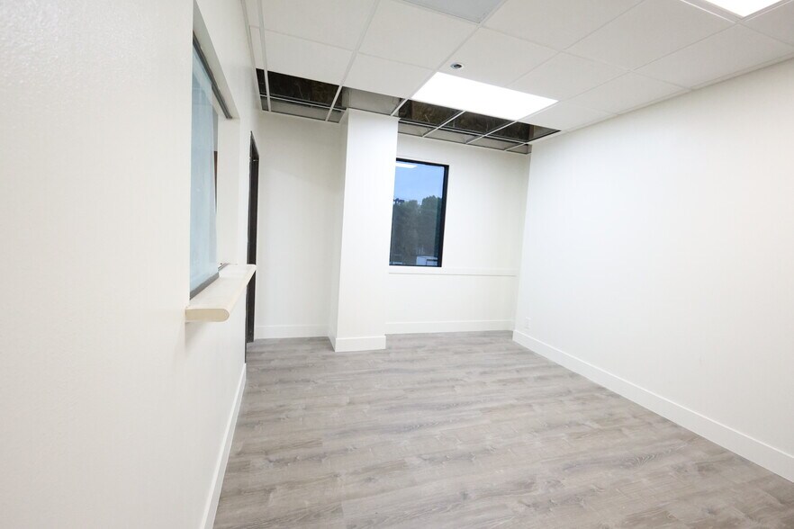 More Photos Of 1801 W Romneya Dr, Anaheim Office Residential For Lease
