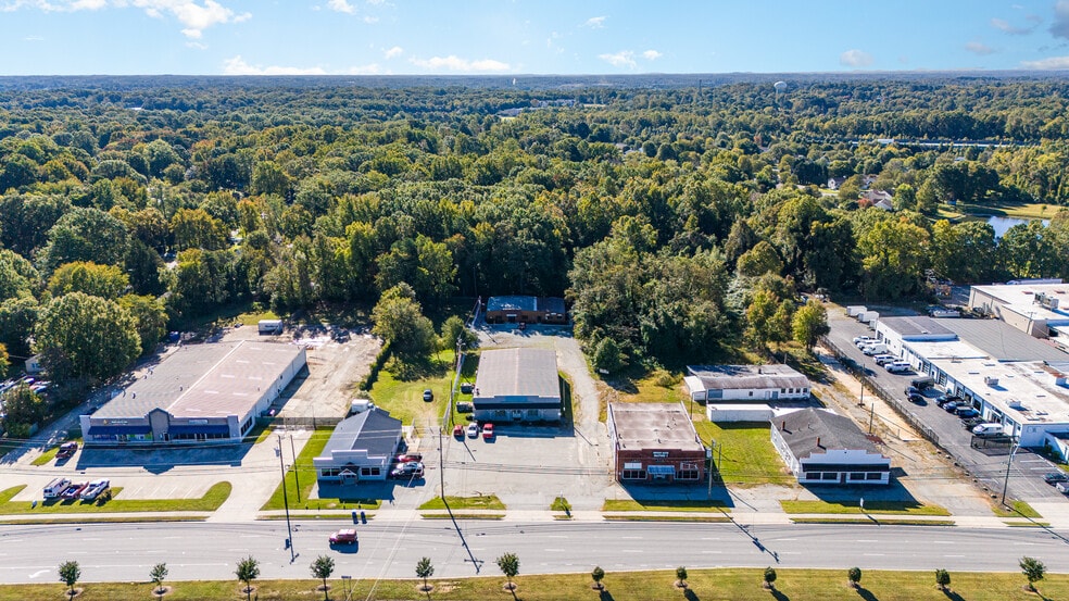 More Photos Of 4813 W Gate City Blvd, Greensboro Light Distribution For Sale