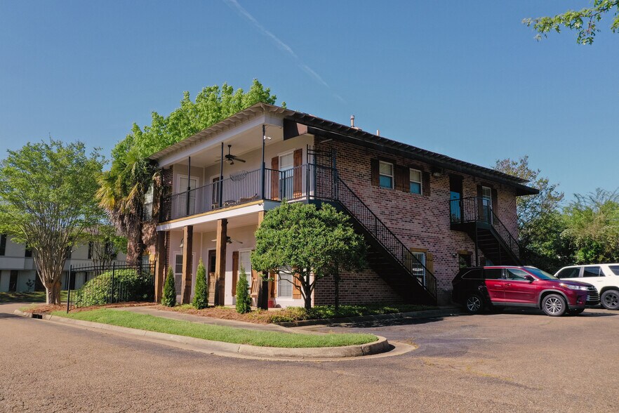 More Photos Of 40 Northtown Dr, Jackson Office Residential For Sale