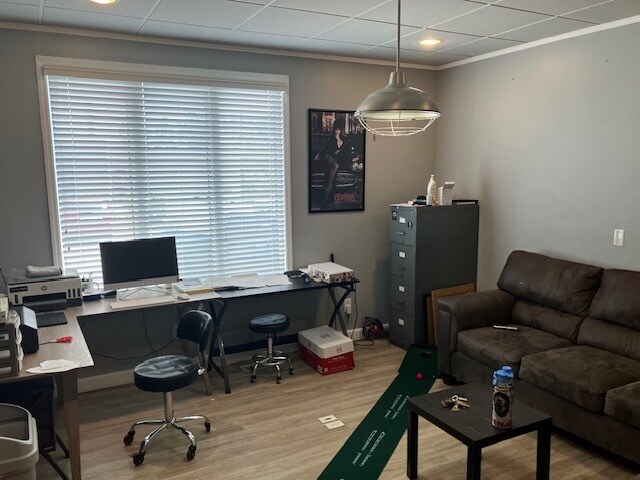 More Photos Of 3761 Teays Valley Rd, Hurricane Medical For Sale