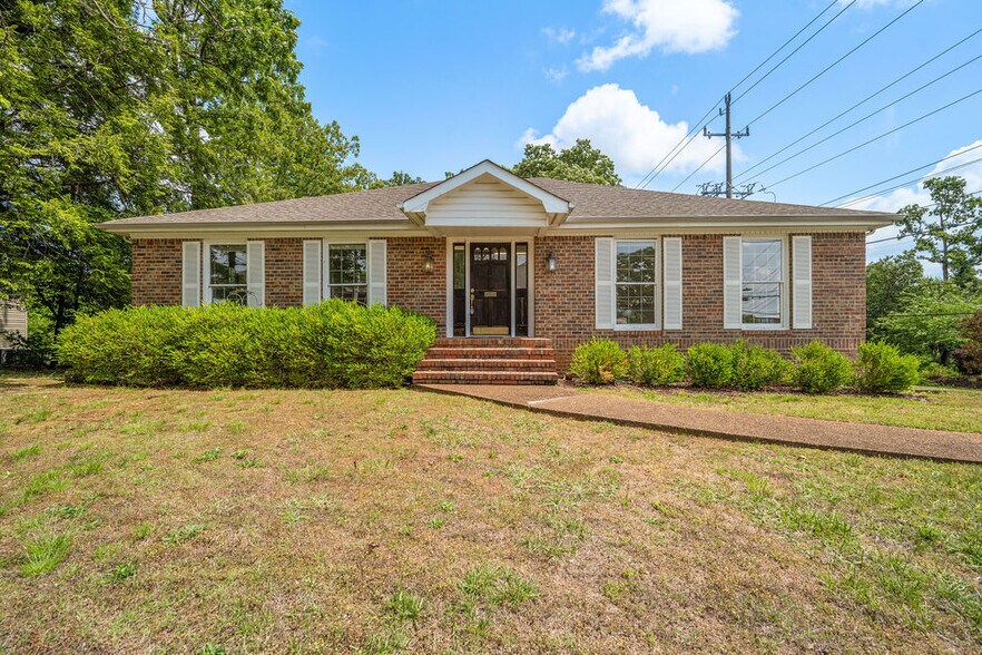 More Photos Of 300 Forest Ave, Chattanooga Office For Sale