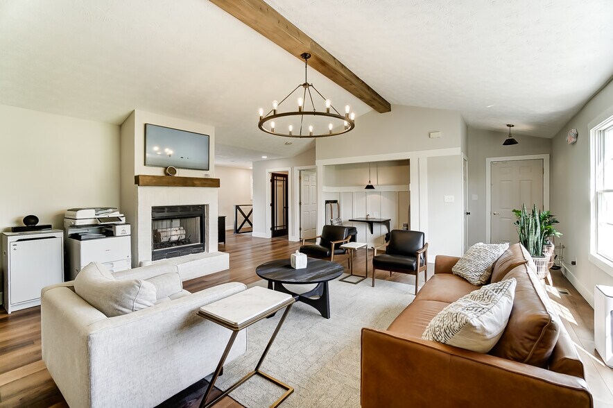 More Photos Of 15 Commercial Way, Springboro Medical For Sale