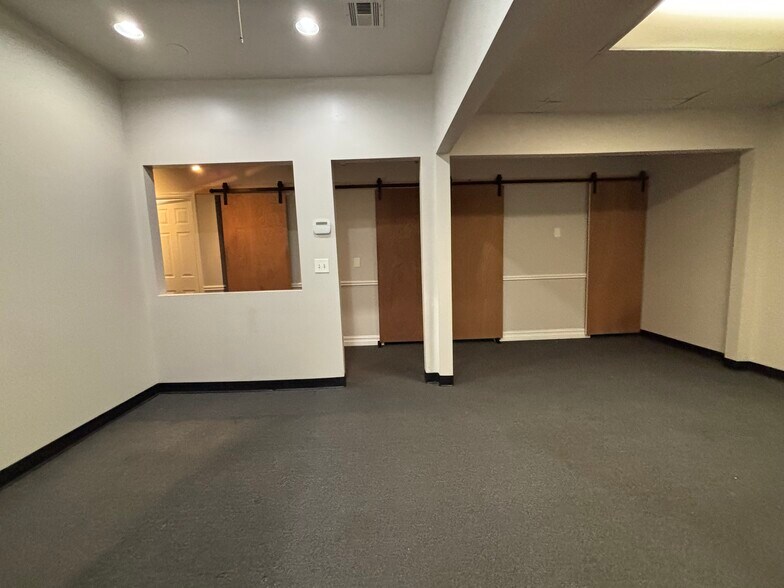 More Photos Of 4835 S Fulton Ave, Tulsa Medical For Lease