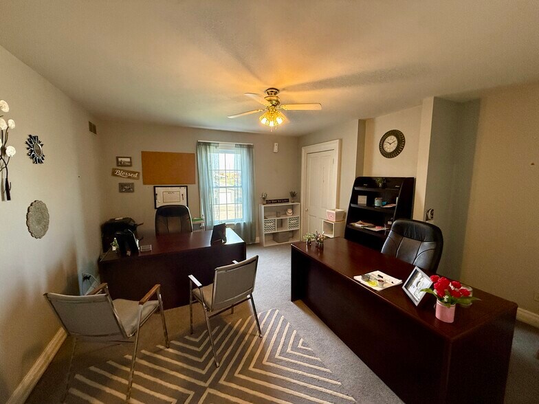 More Photos Of 403 George St, Aurora Office For Sale