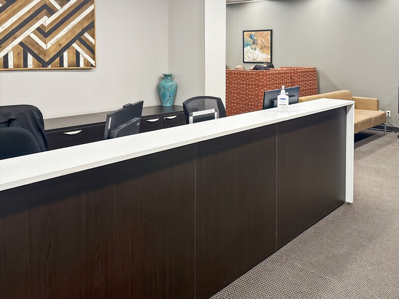 More Photos Of 2 Robert Speck Pky, Mississauga Coworking Space