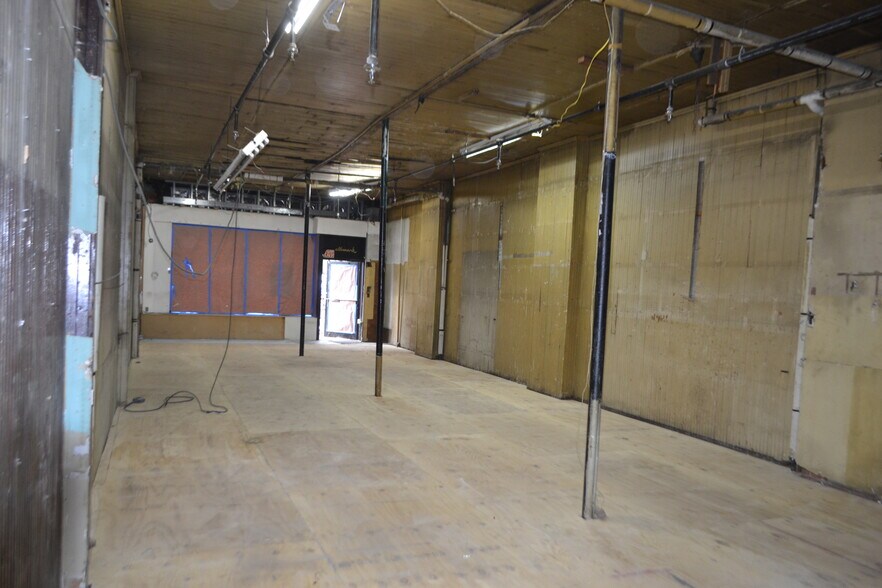 More Photos Of 2094 Boston Post Rd, Larchmont Storefront For Lease