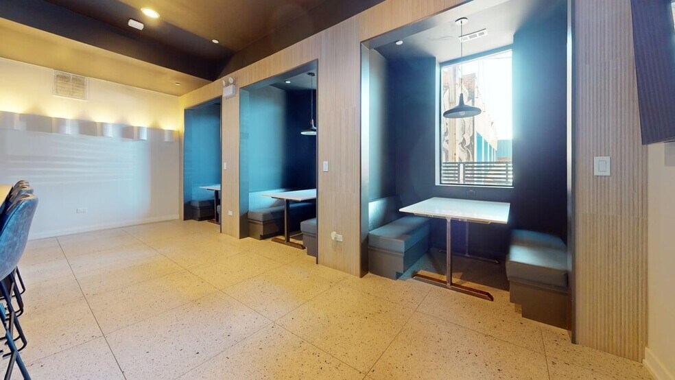 More Photos Of 3421 N Ashland Ave, Chicago Coworking Space