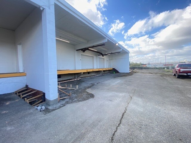 More Photos Of 1938 Milwaukee Way, Tacoma Warehouse For Lease