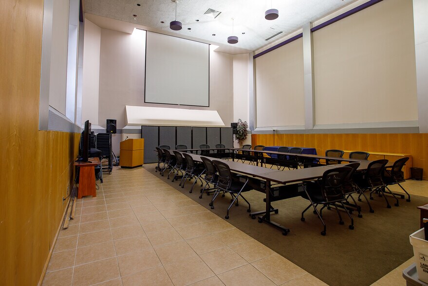 More Photos Of 3516 Covington Hwy, Decatur Office For Sale