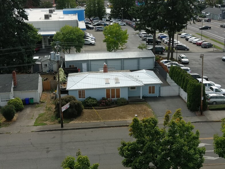 Primary Photo Of 12212 SE Ash St, Portland Light Manufacturing For Sale