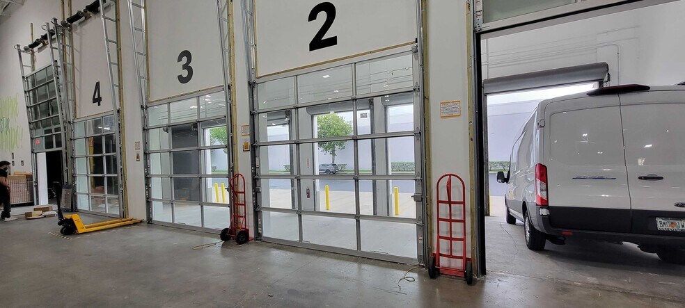 More Photos Of 1701-1729 NW 84th Ave, Miami Warehouse For Lease