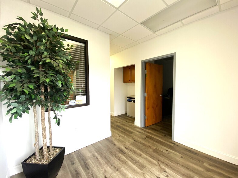 More Photos Of 116 Cromer Rd, West Columbia Light Distribution For Lease