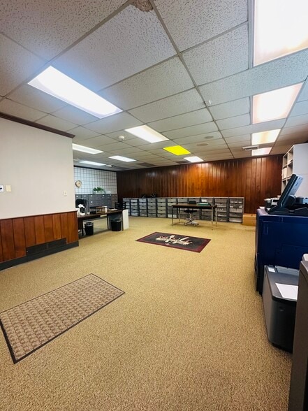 More Photos Of 2730 E 62nd St, Indianapolis Office For Sale