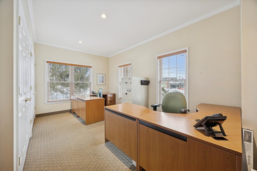 More Photos Of 326 Main St, Harleysville Office For Sale