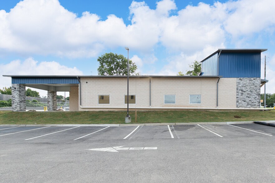 More Photos Of 420 Fieldstown Rd, Gardendale Carwash For Sale