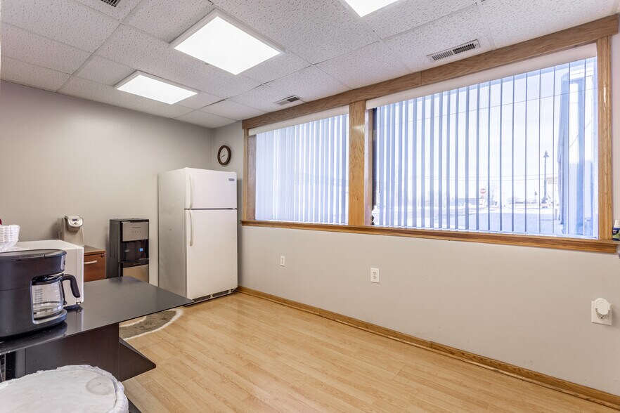 More Photos Of 204 Washington st, Frankton Industrial For Sale