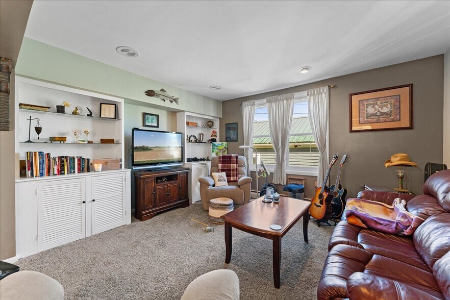 More Photos Of 517 Milwaukee St, Kewaunee General Retail For Sale
