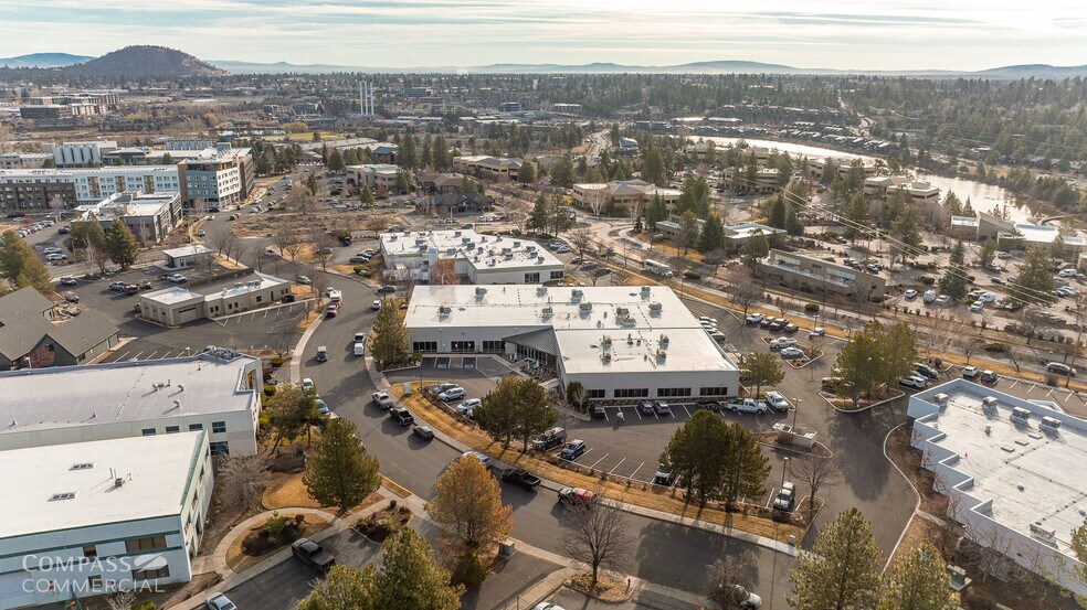 More Photos Of 1001 SW Emkay Dr, Bend Office For Sale