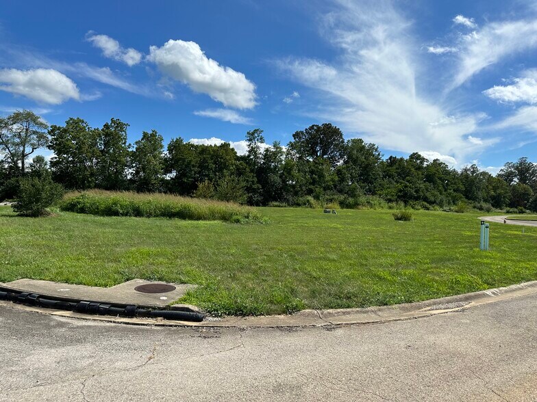 More Photos Of Sugartree Ln, Versailles Land For Sale