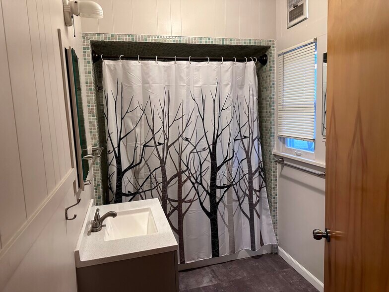 More Photos Of 720 NE Granger Ave, Corvallis Manufacturing For Sale