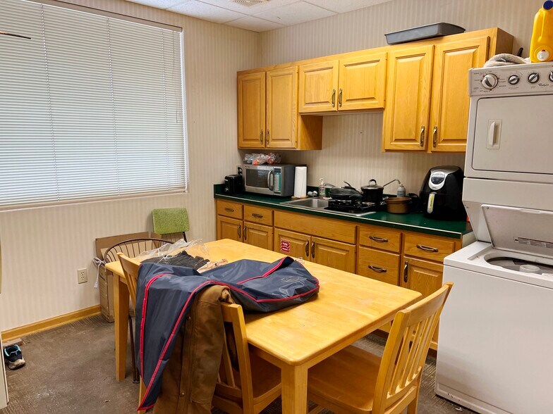 More Photos Of 221 4th St, Ironton Freestanding For Sale