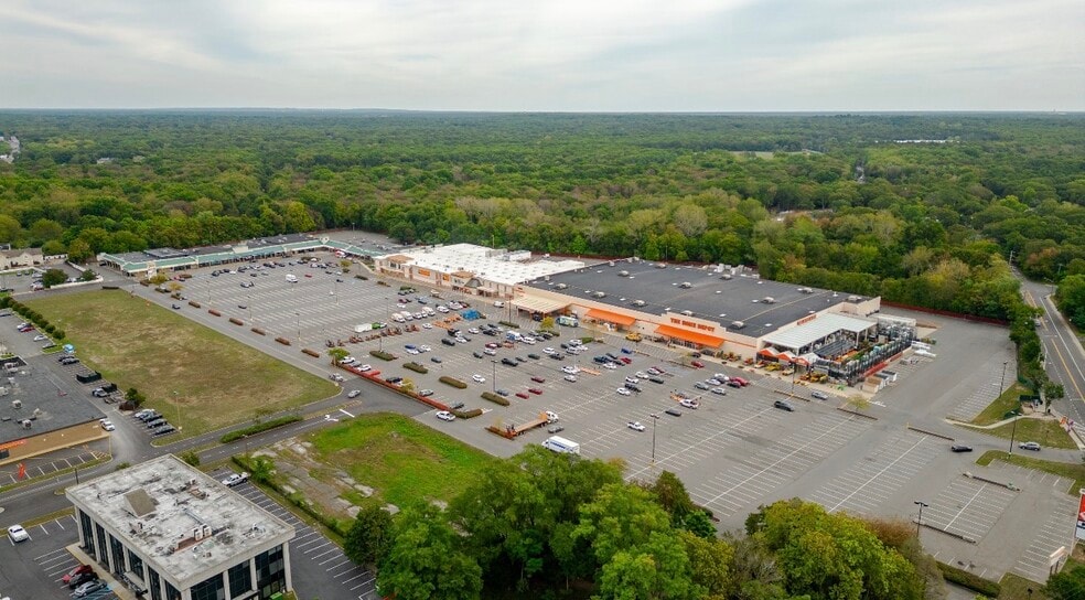 More Photos Of 264-350 Middle Country Rd, Coram Unknown For Lease