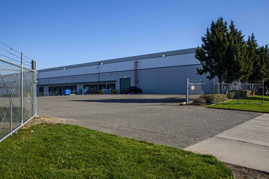 Primary Photo Of 3600 Leckron Rd, Modesto Warehouse For Lease