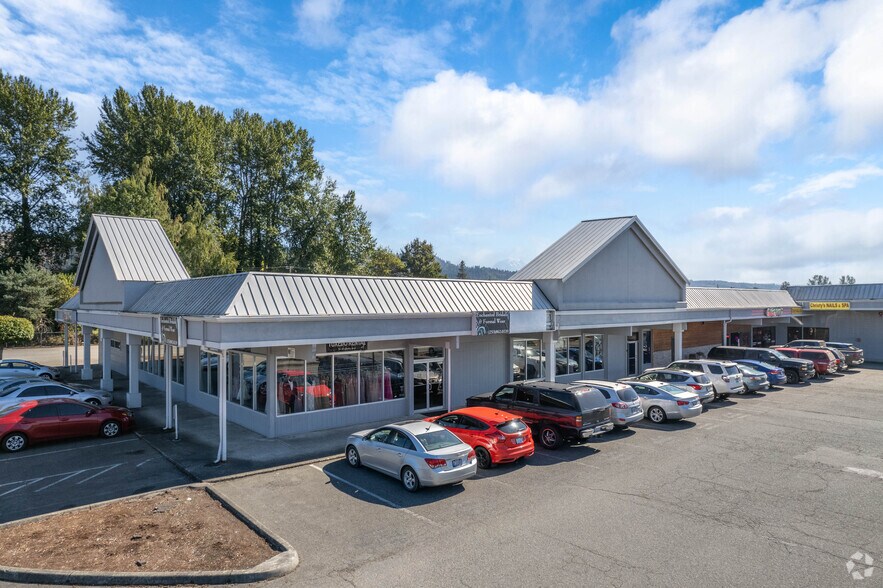 Primary Photo Of , Sumner General Retail For Sale