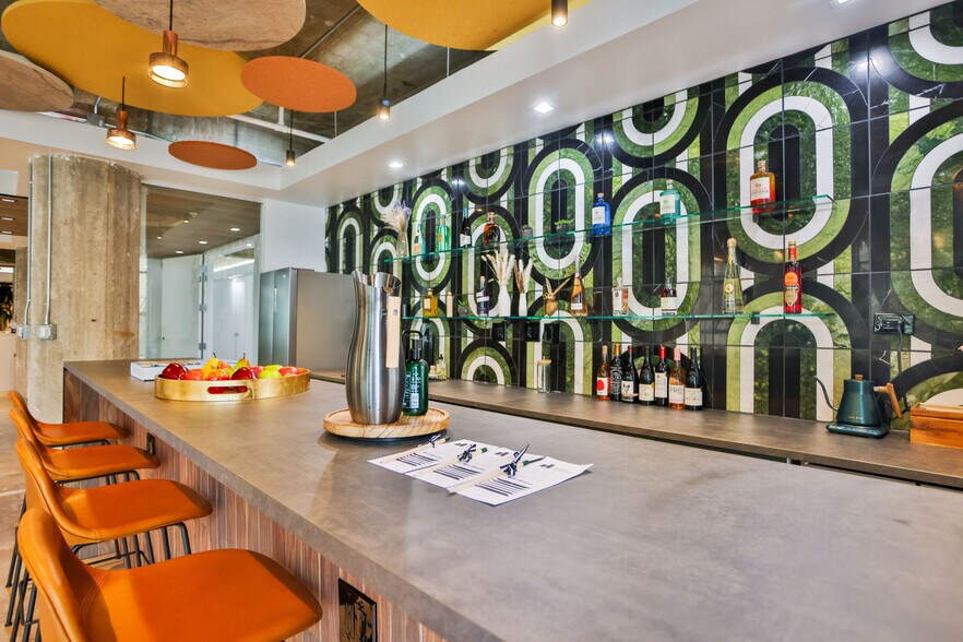 More Photos Of 742-748 S Hill St, Los Angeles Loft Creative Space For Lease