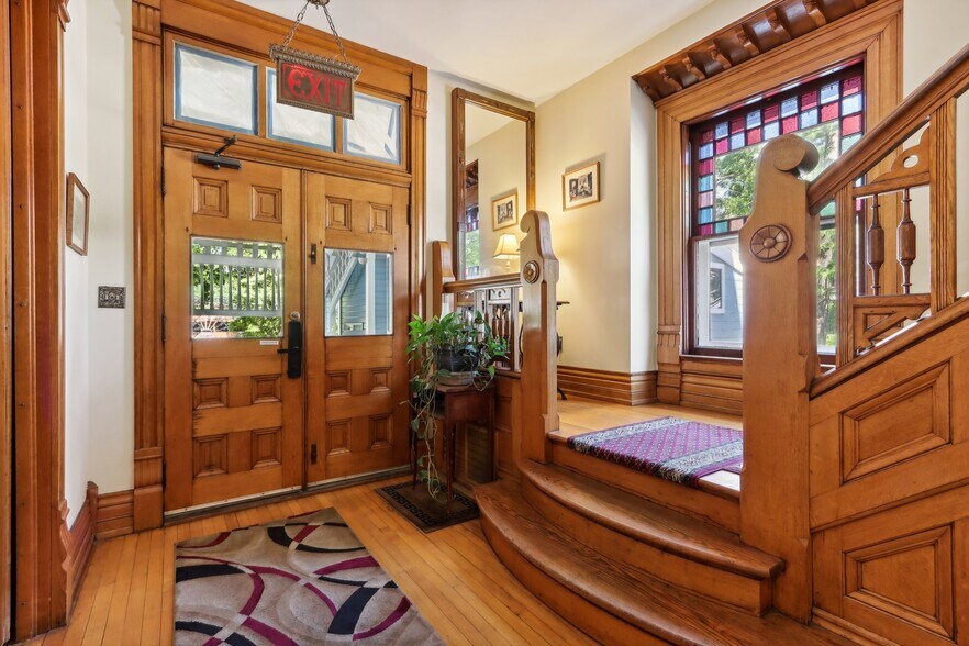 More Photos Of 910 River Rd, Wisconsin Dells Hotel For Sale