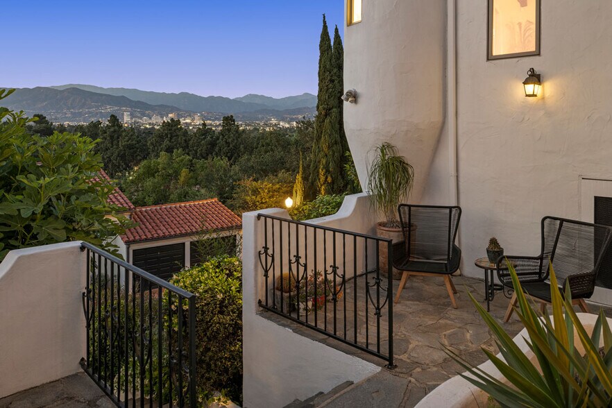 More Photos Of 3700 Arbolada Rd, Los Angeles Apartments For Sale
