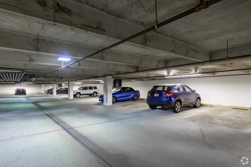 More Photos Of 2800 S River Rd, Des Plaines Office For Lease