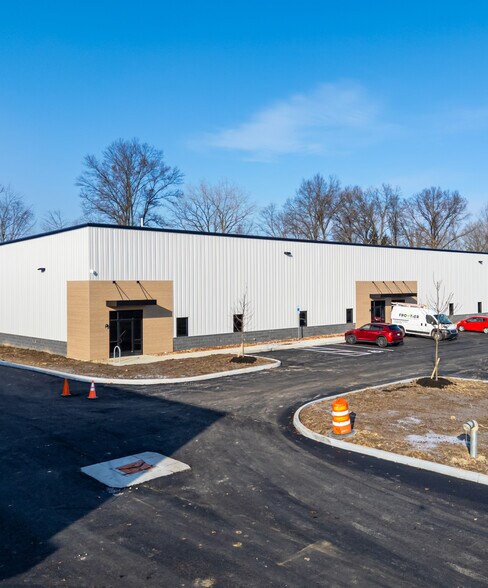 More Photos Of 1931 Jetway Blvd, Columbus Industrial For Lease