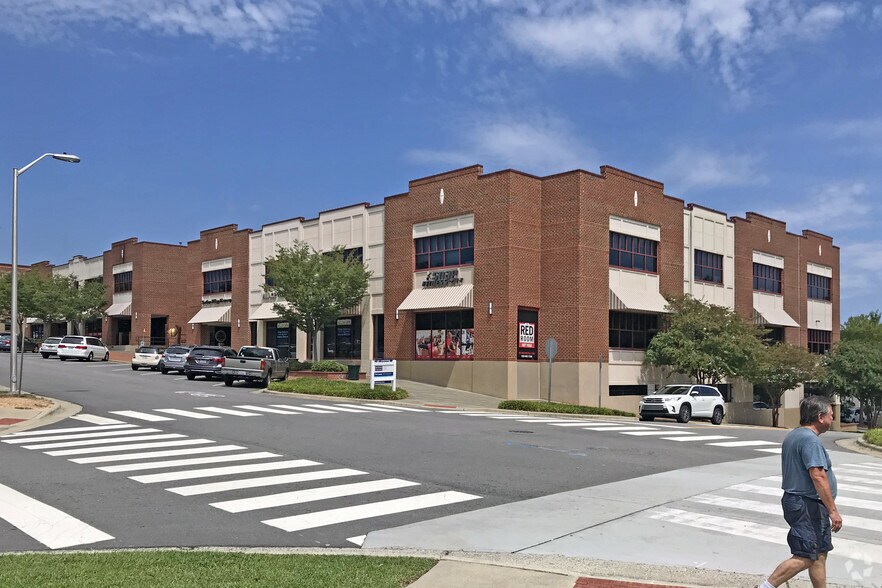More Photos Of 300 Market St, Chapel Hill Medical For Lease