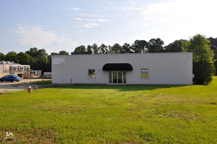 More Photos Of 2907 Lee Ave, Sanford Warehouse For Lease