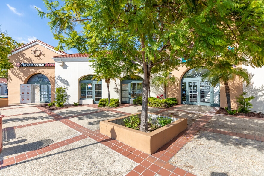 More Photos Of 390 E H St, Chula Vista Unknown For Lease