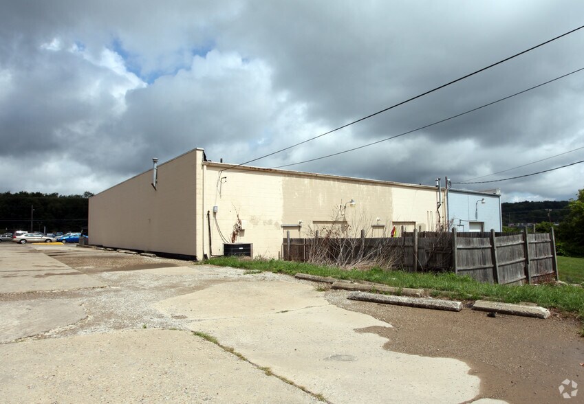 More Photos Of 280-328 E Main St, Mansfield Unknown For Lease