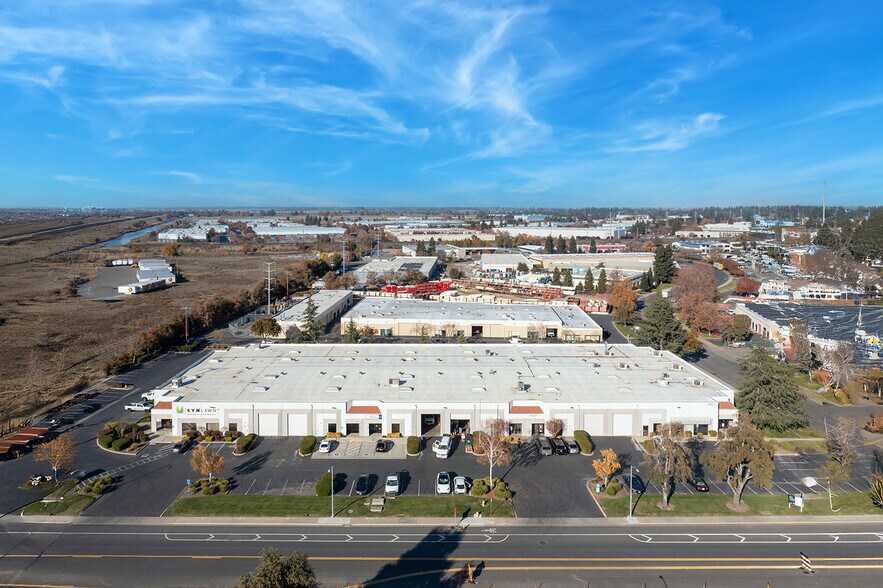 More Photos Of 3920 W Capitol Ave, West Sacramento Warehouse For Sale