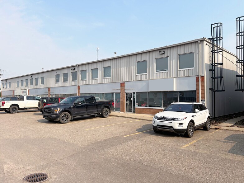 More Photos Of 380 Mackenzie Blvd, Fort McMurray Warehouse For Lease