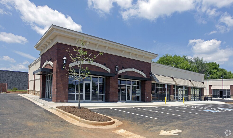 More Photos Of 100 N Cedar Bluff Rd, Knoxville Unknown For Lease