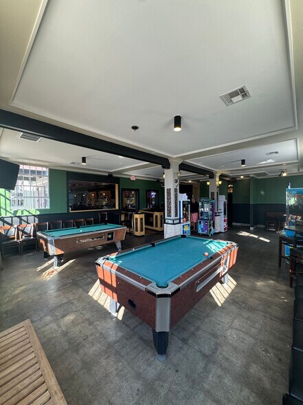 More Photos Of 105 Willis St, Leander Restaurant For Sale