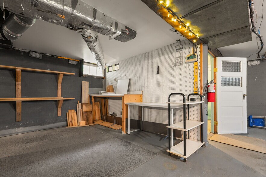 More Photos Of 1516 SE 43rd Ave, Portland Medical For Sale