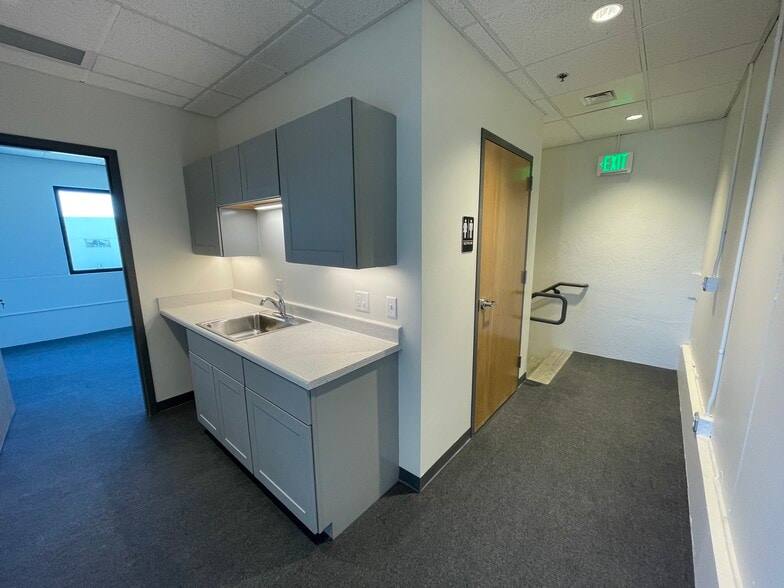 More Photos Of 6333 S Racine Cir, Centennial Light Distribution For Lease