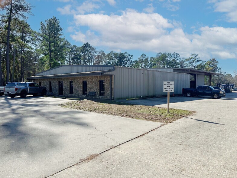 Primary Photo Of 17463 Interstate 45 N, Willis Industrial For Lease