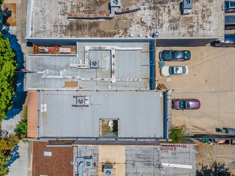 More Photos Of 4708-4710 W Magnolia Blvd., Burbank General Retail For Sale