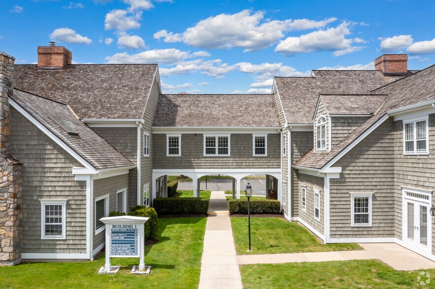 More Photos Of 900 Main St S, Southbury Unknown For Lease