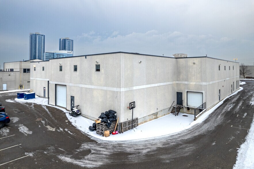 More Photos Of 31 Jevlan Dr, Vaughan General Retail For Lease