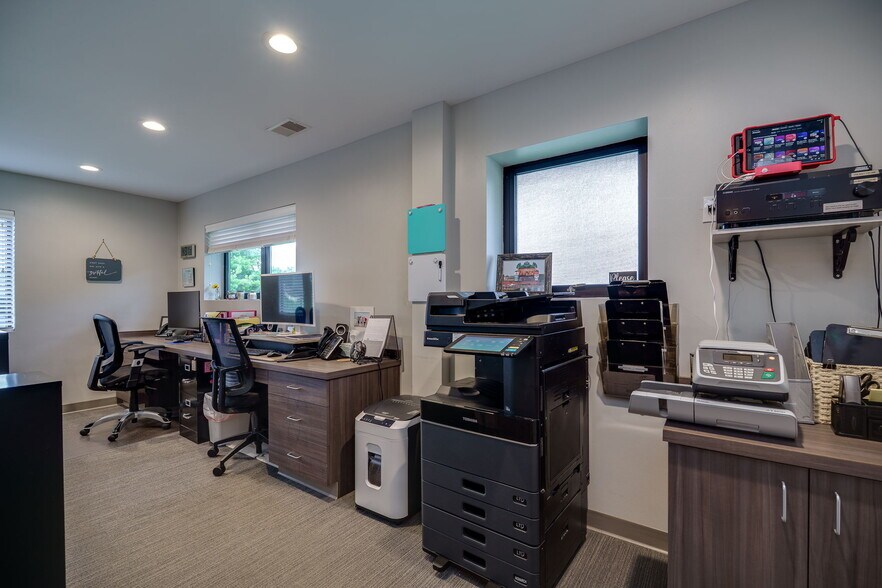 More Photos Of 5671 Far Hills Ave, Dayton Medical For Sale