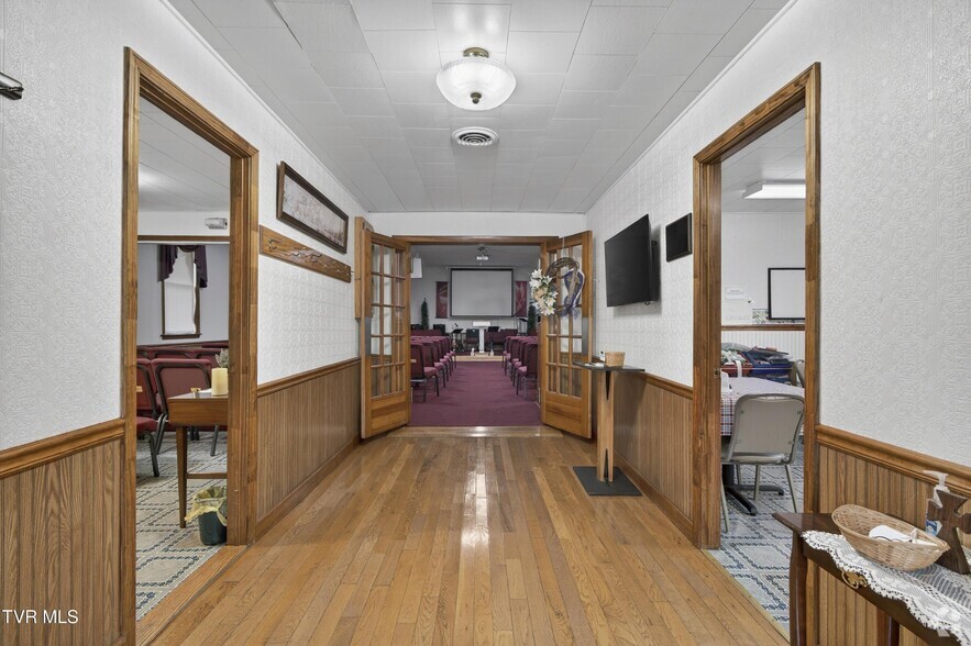 More Photos Of 302 Crescent Dr, Glade Spring Religious Facility For Sale