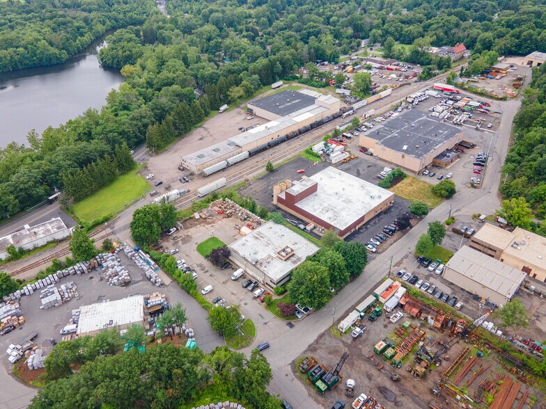 More Photos Of 29 Edison Ave, Oakland Warehouse For Lease